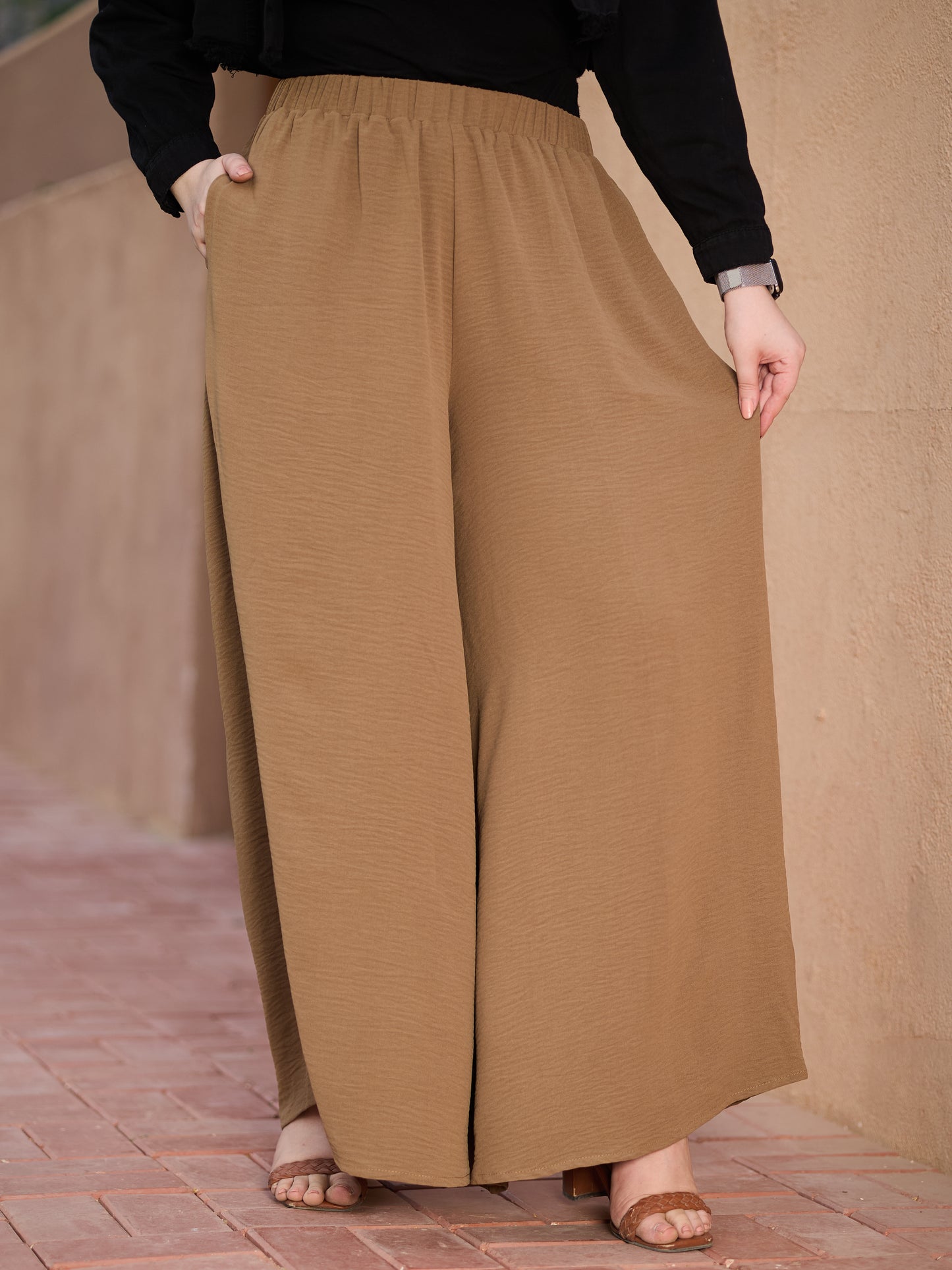 Wide-leg pants