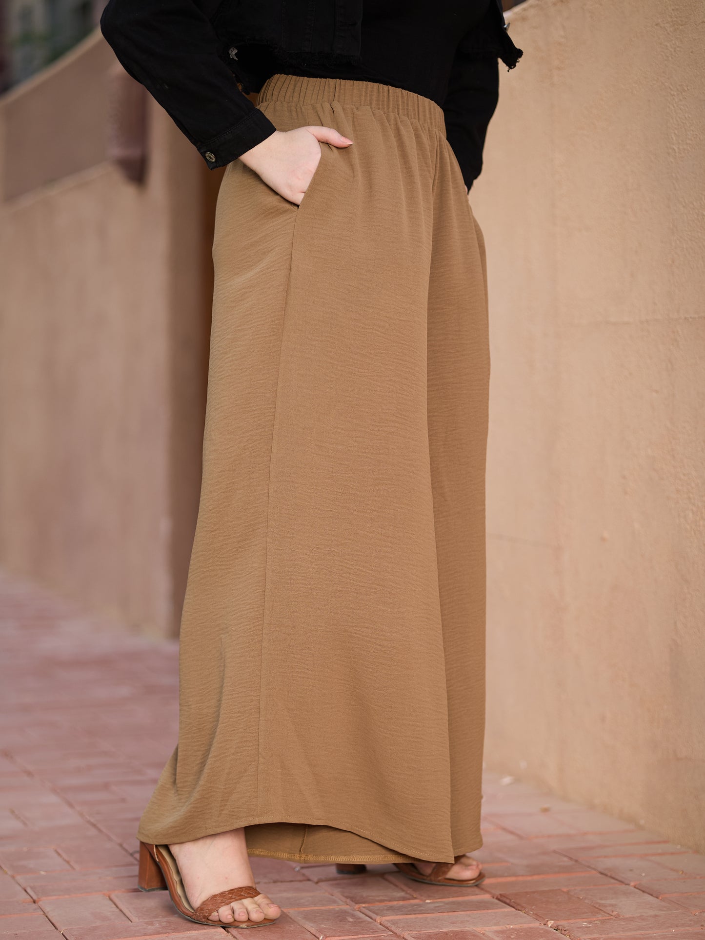Wide-leg pants