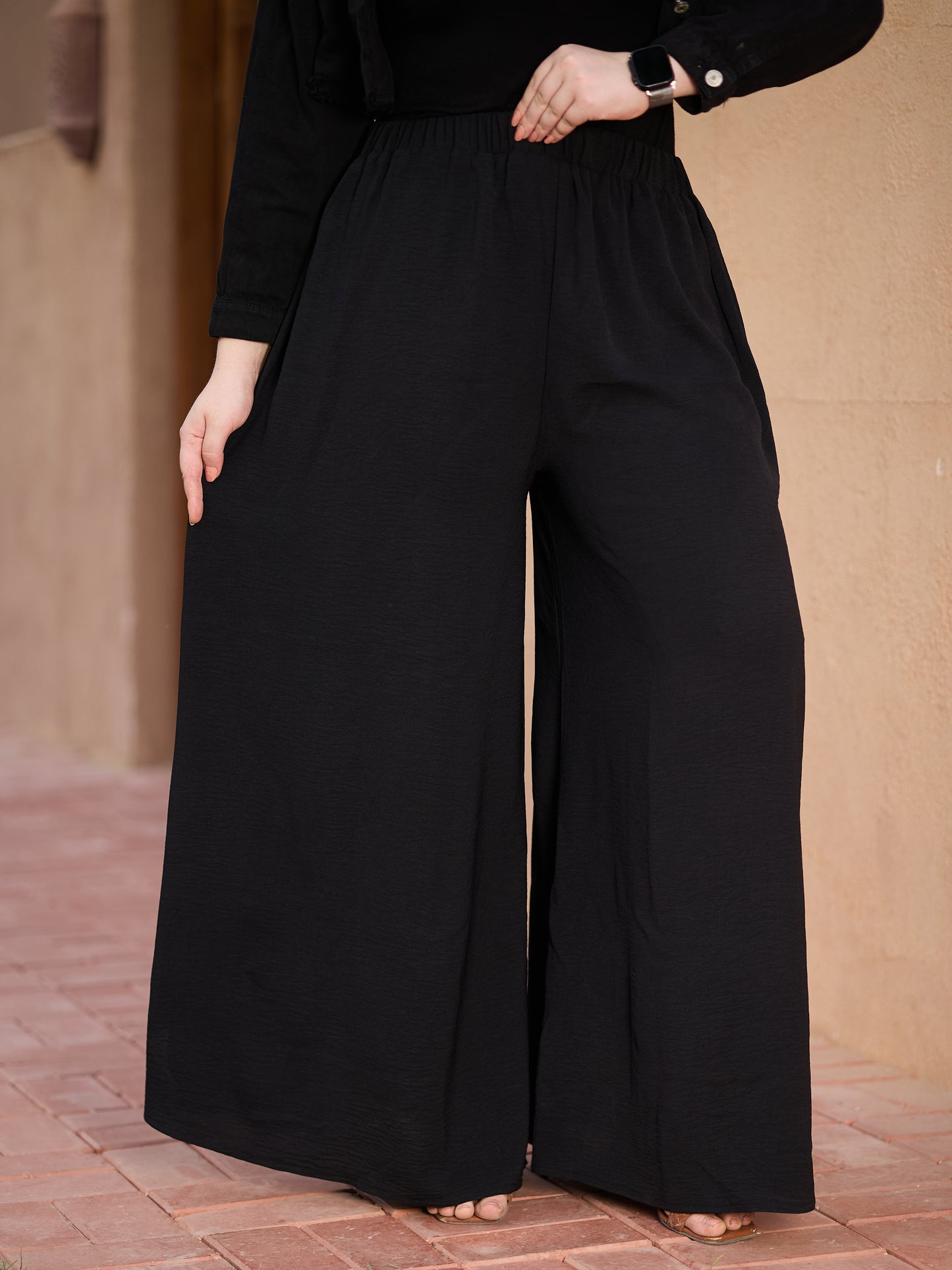 Wide-leg pants