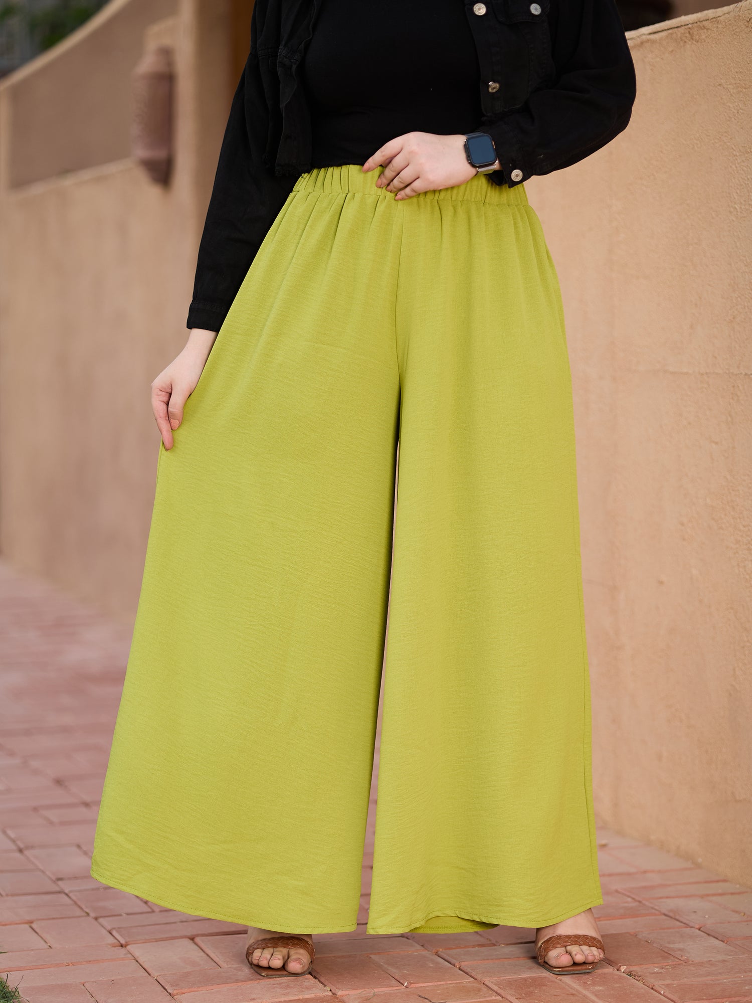 Wide-leg pants