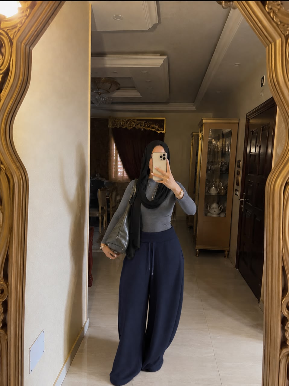 Rumi Pants باللون البيج